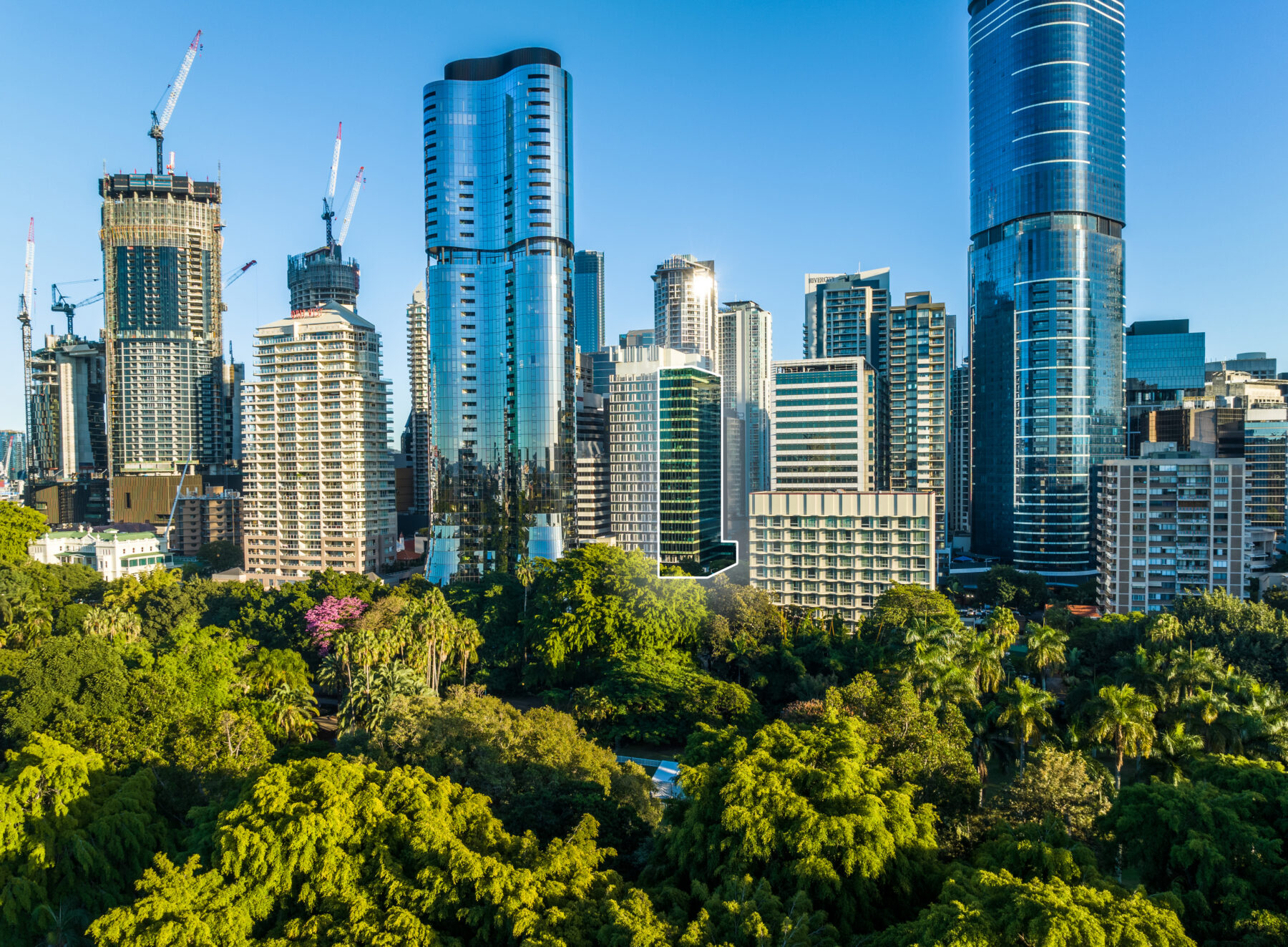 AM60 Aerial with Outline